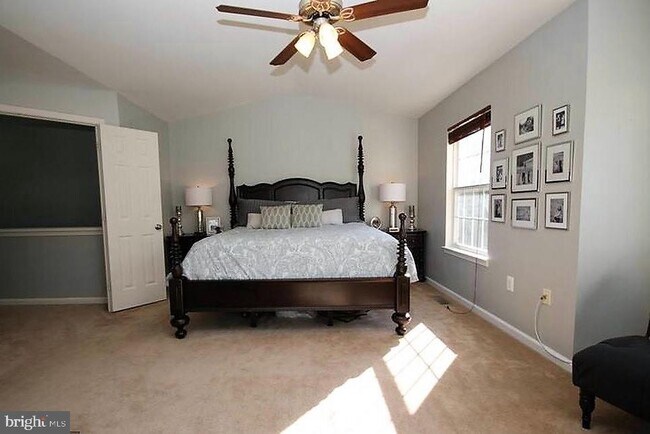 Building Photo - 8313 Sanderling Way