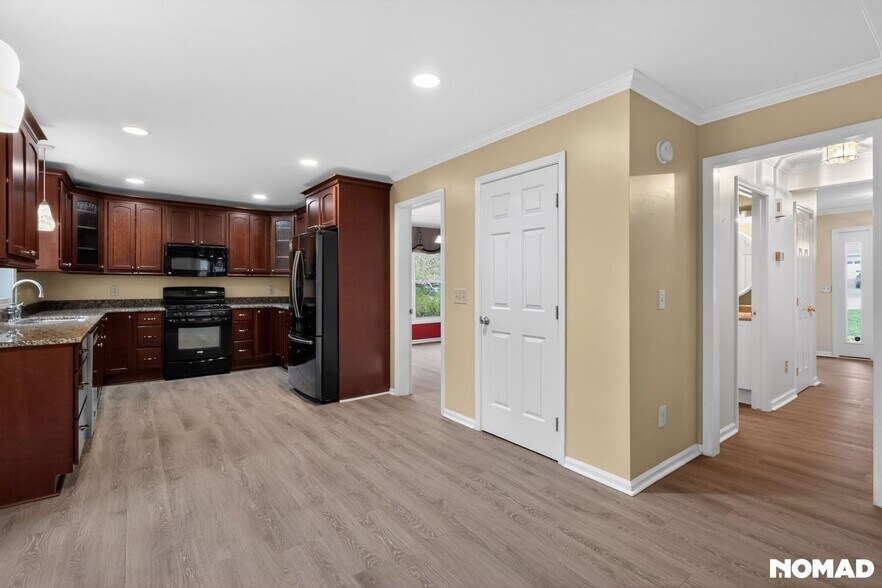 Building Photo - 319 Montibello Dr