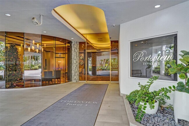 Building Photo - 3610 Yacht Club Dr