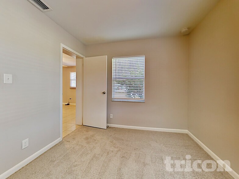 Building Photo - 6595 64th Way N