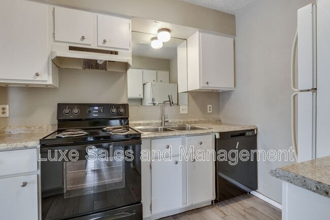 Building Photo - 6048 NW Expressway