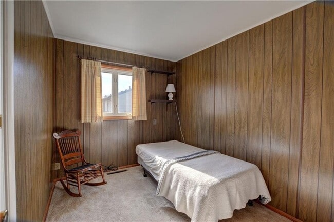 Building Photo - 9 Glenview Dr