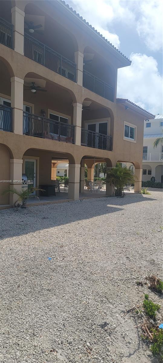 Building Photo - 51 W Plaza Del Lago