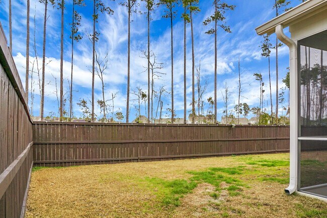 Building Photo - 5 Bedroom, 3.5 Bath, Beautiful Summerville Home, Master on Main