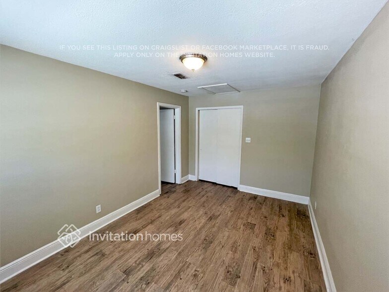 Building Photo - 7012 Allview Dr
