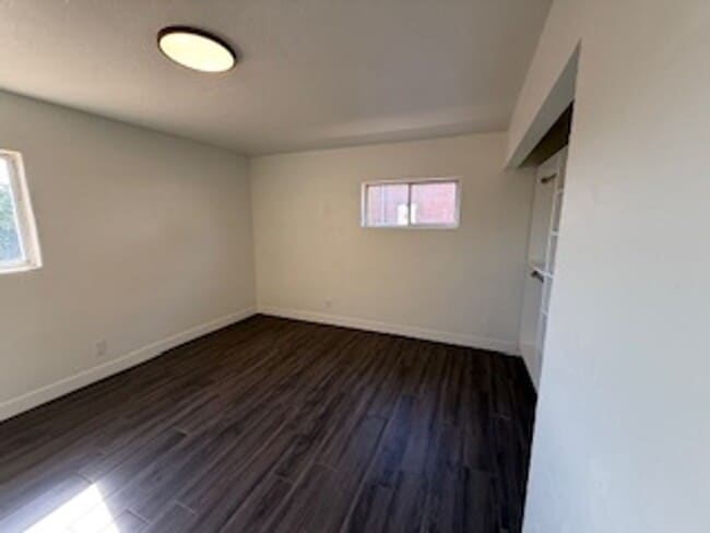 Building Photo - 1318 Park Dr