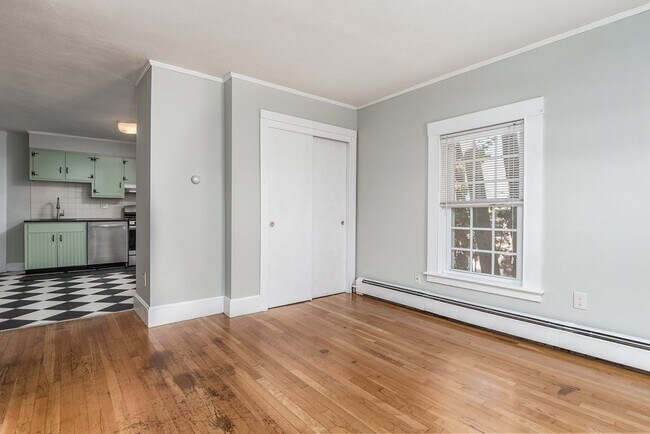 Building Photo - 179 Main St