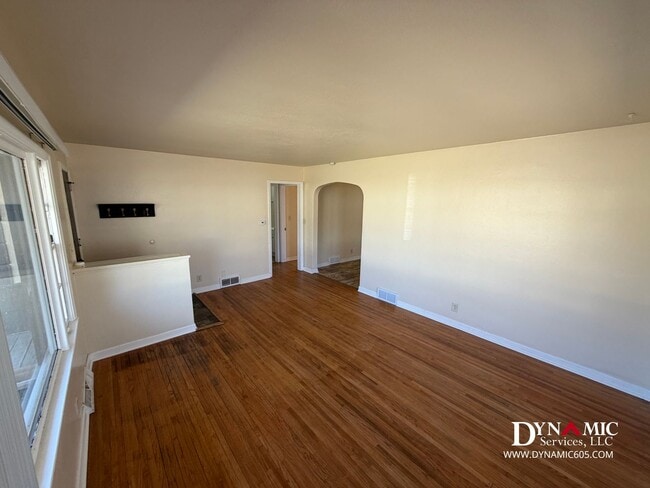 Building Photo - Updated 4+ Bedroom, 2 Bathroom House By Augustana University