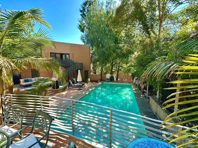 Building Photo - Custom Designer Mediterranean Style Home, 5 BR, 4.5 BA with Pool