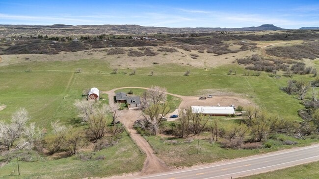 Building Photo - Sedalia Oasis on 8+ Acres