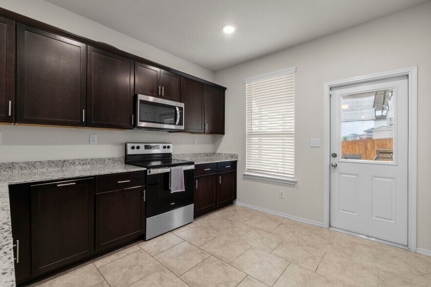 Building Photo - 10510 Rayburn Lndg