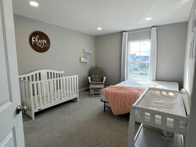 Building Photo - 176 Harness Way