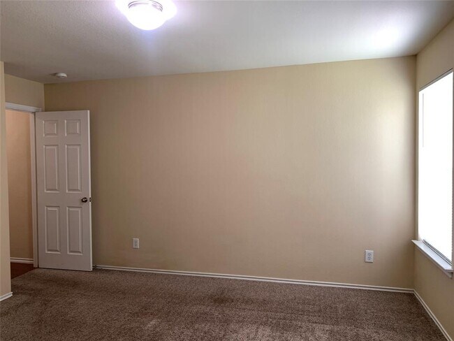 Building Photo - 2338 Green Meadows Ln