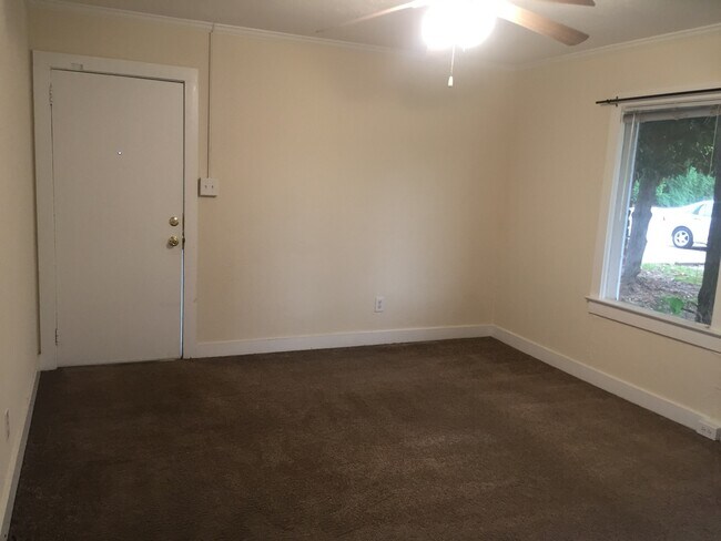 Building Photo - Affordable 2 BR home