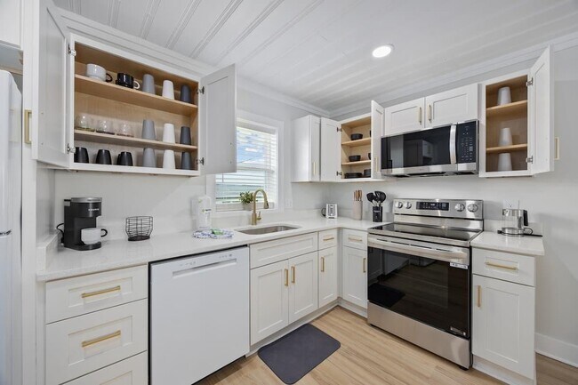Building Photo - 4501 N Ocean Blvd