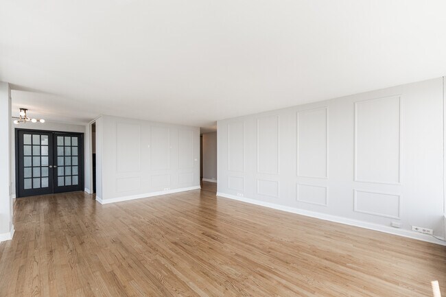 Building Photo - 2800 N Lake Shore Dr