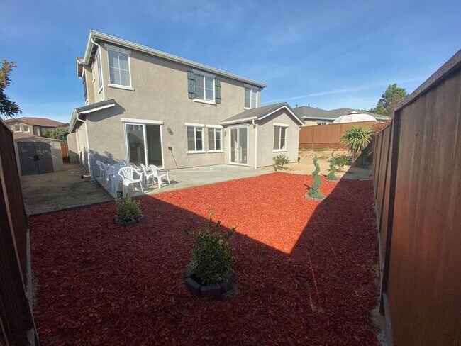 Building Photo - Mediterranean-style 4-bedroom in Seaside Highlands!