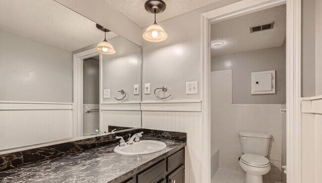 Building Photo - 38 Argyll Dr