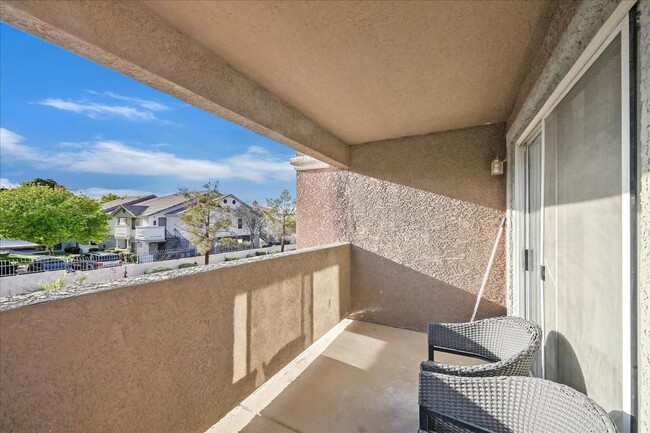 Building Photo - 555 E Silverado Ranch Blvd