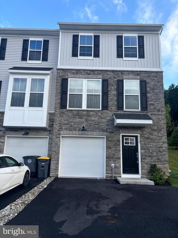 Building Photo - 130 Abramo Victor Dr