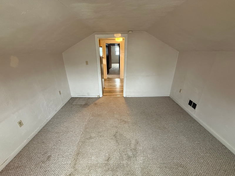 Building Photo - 405 Hillis St