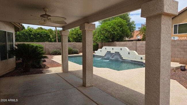Building Photo - 1740 W Laredo St