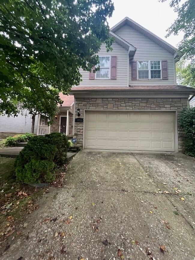 Building Photo - 3 Bedroom, 2.5 Bathroom in Lexington!