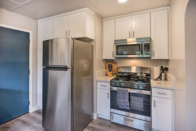 Building Photo - 9590 2nd Ave