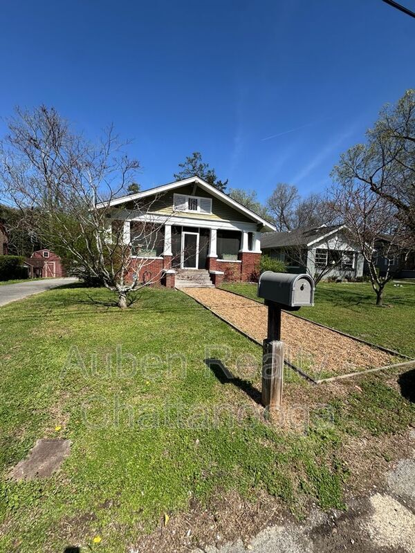 Building Photo - 3211 Montview Dr