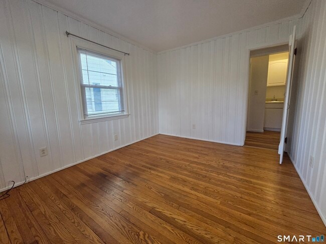 Building Photo - 13 Rock Spring Rd