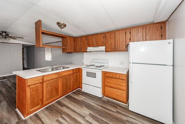 Building Photo - 2 Bedroom, 1 Bathroom Home in Charleston Farms - North Charleston