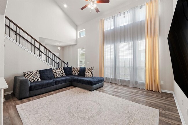 Building Photo - 159 MacArthur Dr