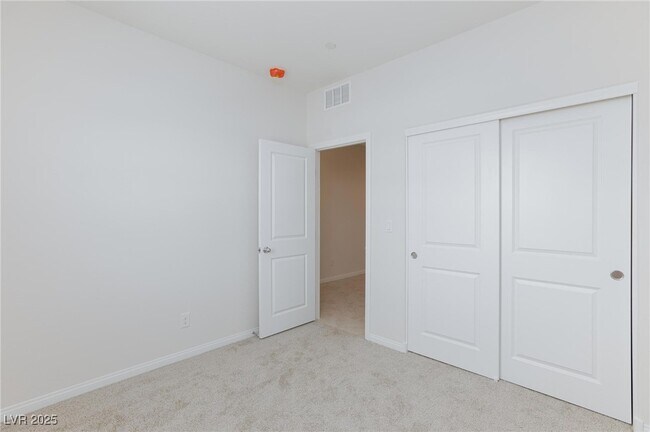 Building Photo - 819 Cottonwood Hl Pl