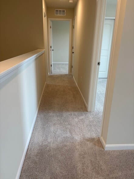 Building Photo - 2013 Lyndon Green Cir