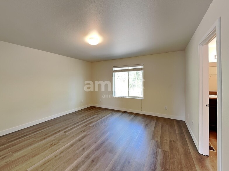 Building Photo - 1719 Blacktail Ln