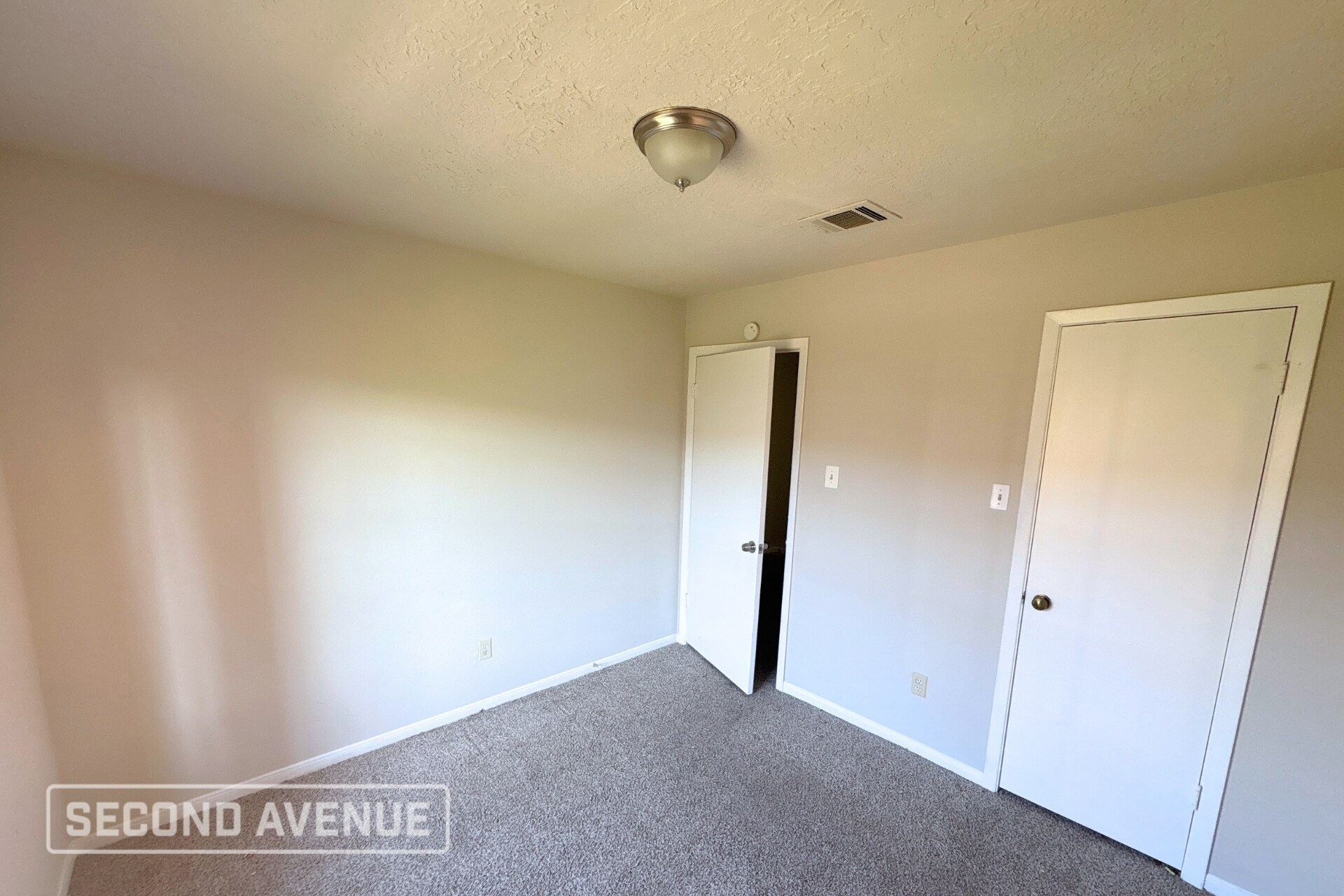 Building Photo - 3008 Beecave Dr