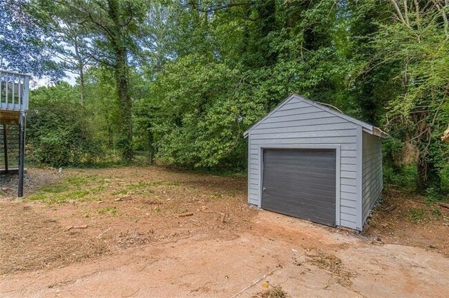 Building Photo - 1226 Thomas Rd