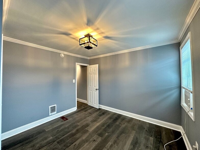 Building Photo - 3007 Laurel Hill Ct