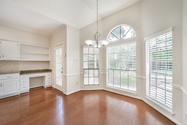 Building Photo - 2214 Cherrytree Ridge Ln