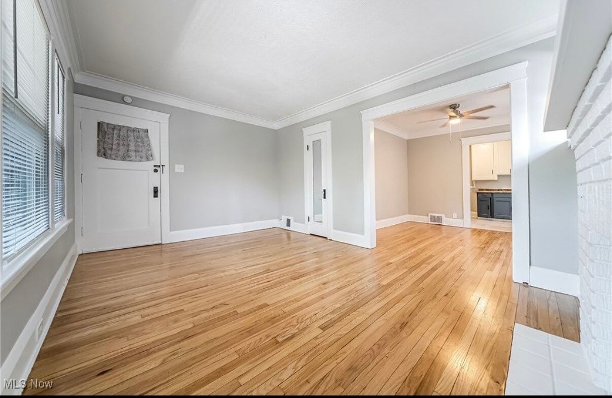 Building Photo - 2206 Lewis Dr