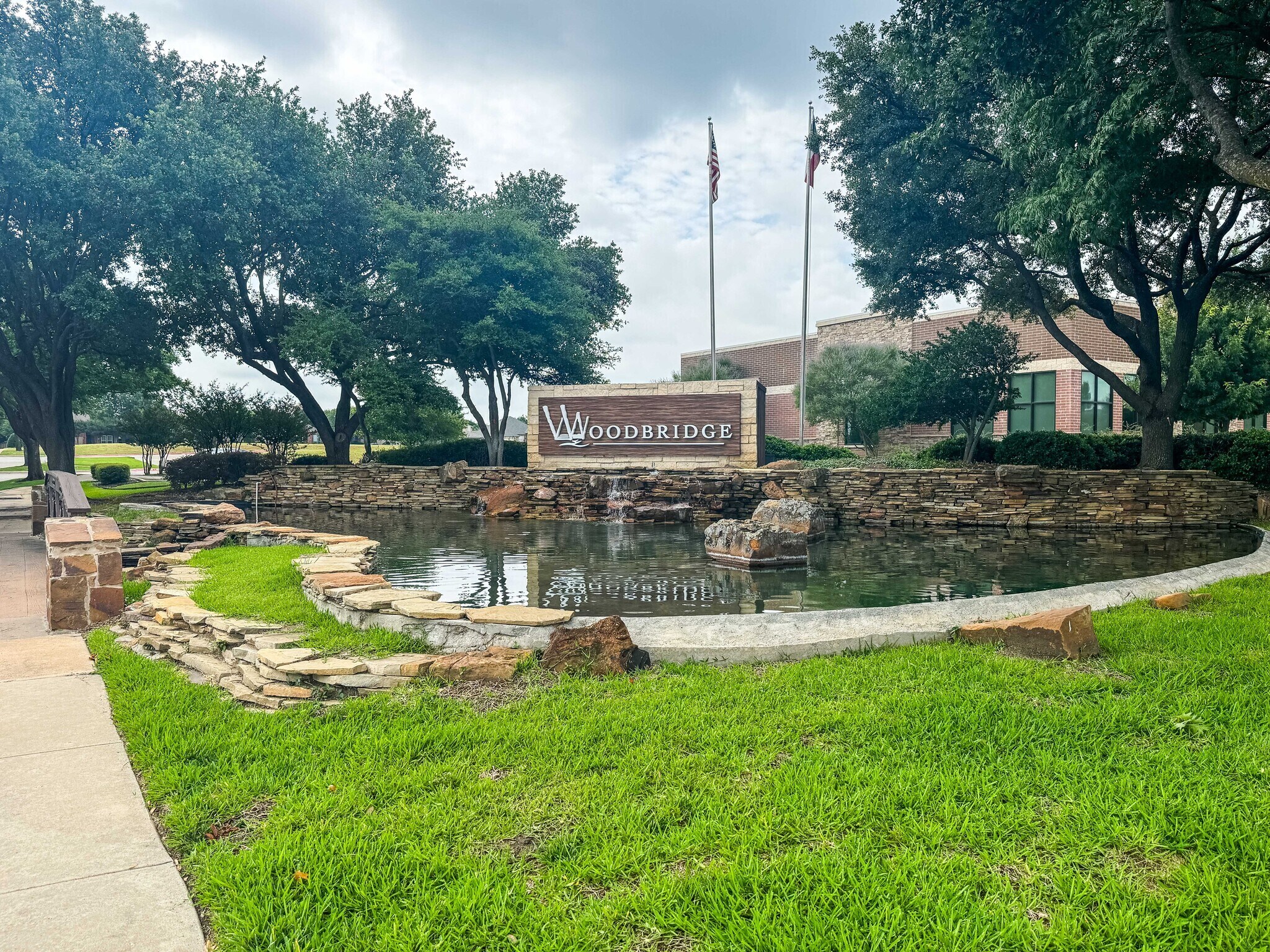 Building Photo - 6107 Lakecrest Dr