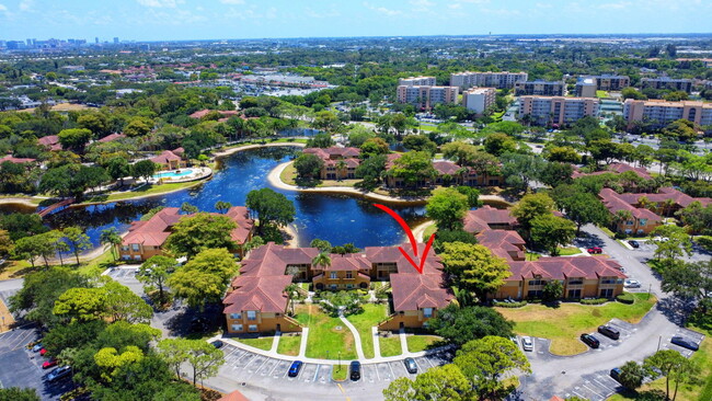 Building Photo - 4847 Via Palm Lakes
