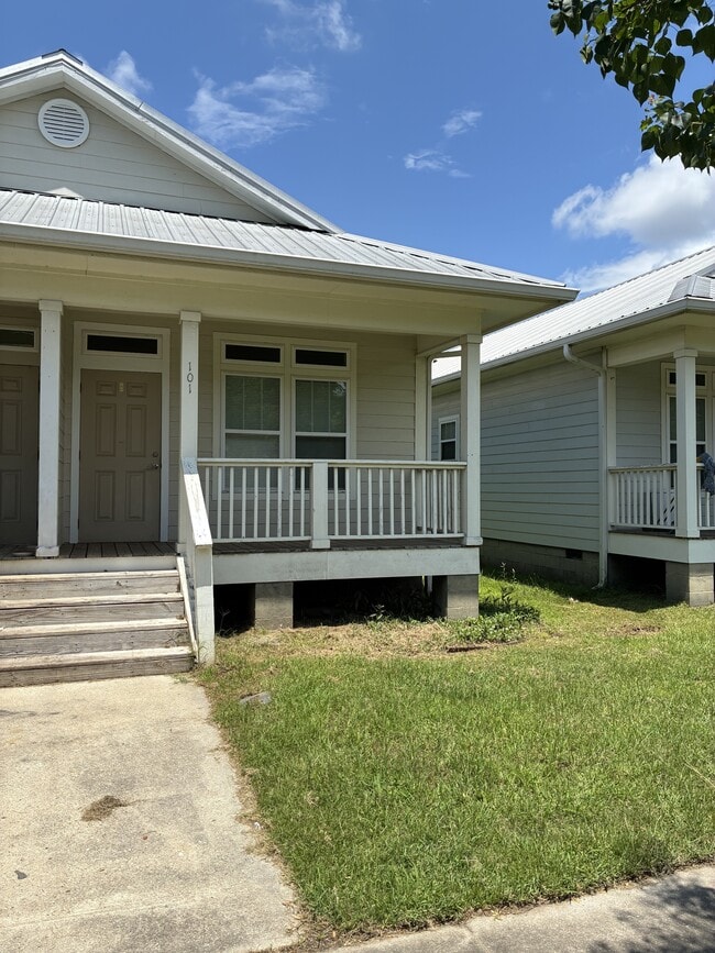 Building Photo - 101 Old Spanish Trail