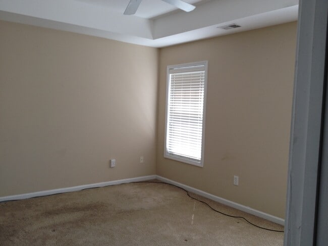 Building Photo - 404 Black Smith Ln