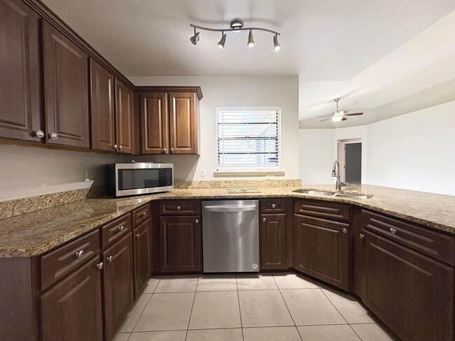Building Photo - 4B/2B Home in Oviedo ~ Carpet Free ~ Top Rated Schools