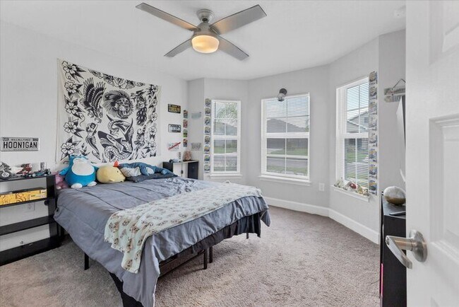Building Photo - Welcome in to this beautiful Unfurnished -...