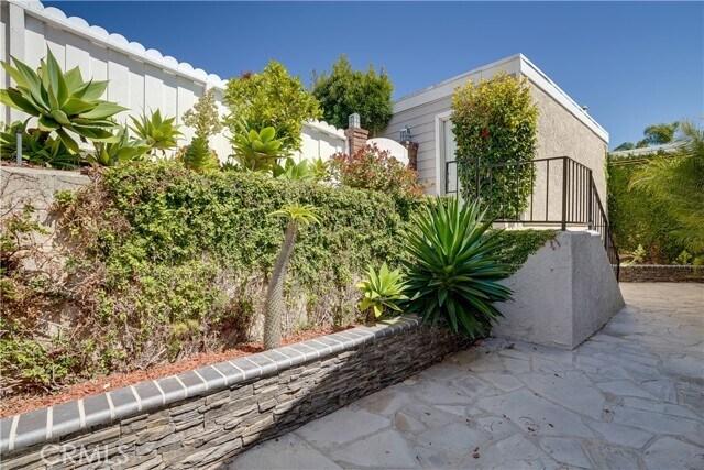 Building Photo - 33601 Via Corvalian