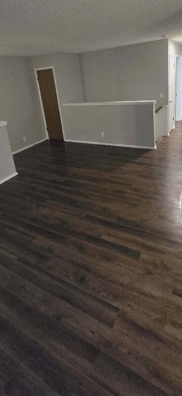 Building Photo - 911 W River Blvd