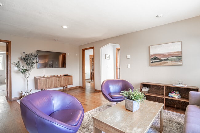 Building Photo - 4201 51st Ave S