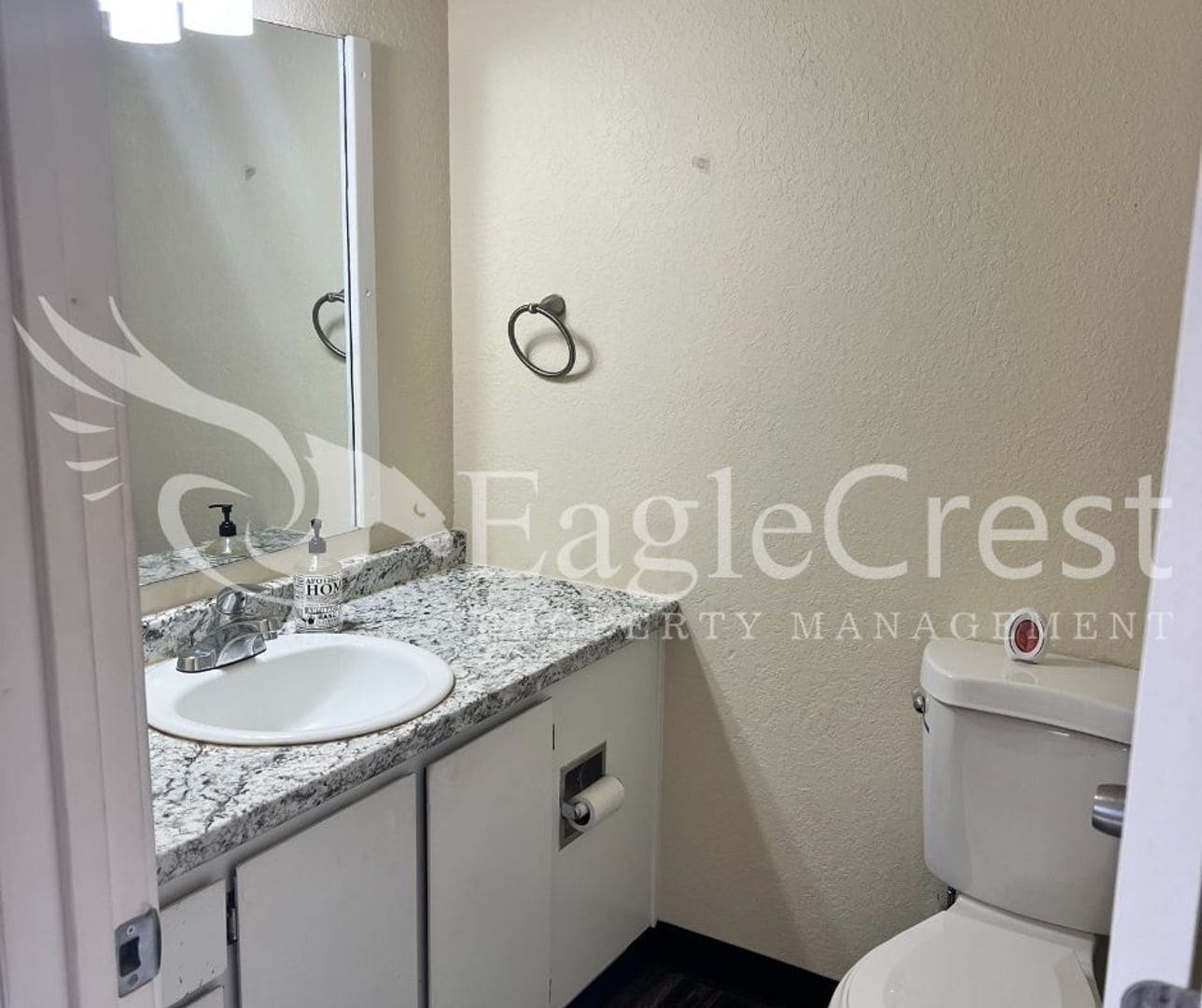 Building Photo - 320NEC